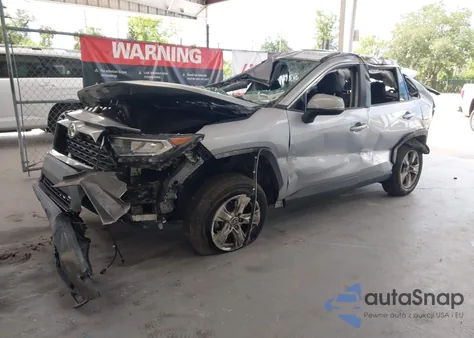 2021 Toyota Rav4 Xle z USA, uszkodzony, nr VIN 2T3W1RFV8MC124731
